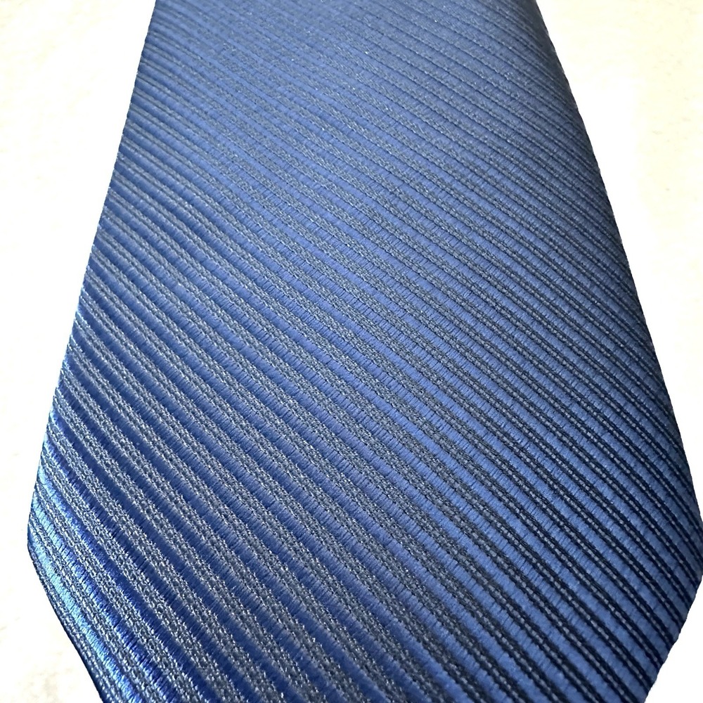 Giorgio Armani Tie Blue 4.25" X 60" Silk Iridescent Diagonal Stripe Italy